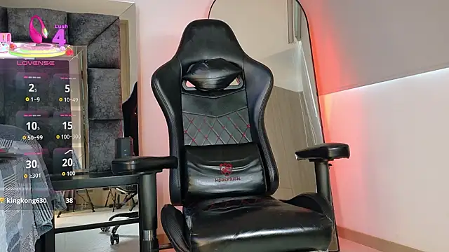 johnjaguar1  online show from March 2026 03:07:02 PM