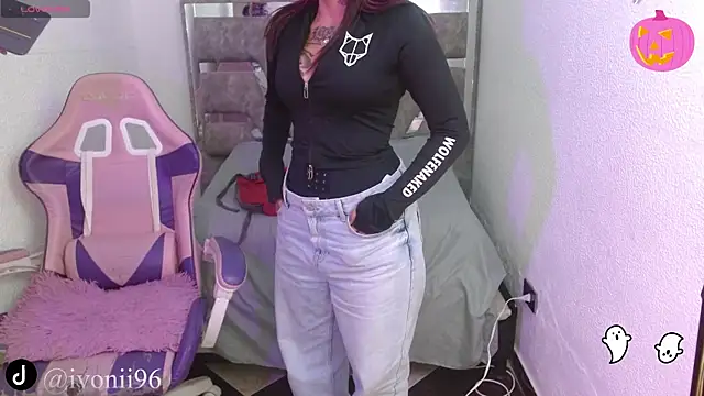 Snapshot of ivoni chatting on October 2025 07:27:02 PM ivoni online show from October 2025 07:27:02 PM