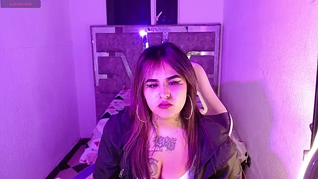 Snapshot of ivoni chatting on November 2025 10:31:02 PM ivoni online show from November 2025 10:31:02 PM