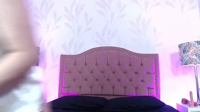 Snapshot of IssisLancaster chatting on October 2025 01:50:02 PM IssisLancaster online show from October 2025 01:50:02 PM