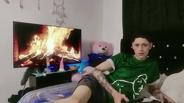 Tyler cat online show from October 2025 10:58:02 AM