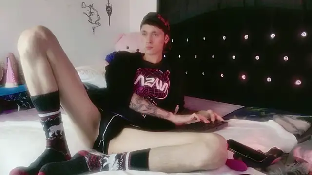 Tyler cat online show from March 2026 01:22:02 AM