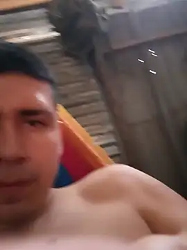Snapshot of Travieso_loco9 chatting on June 2026 10:05:02 PM Travieso loco9 online show from June 2026 10:05:02 PM