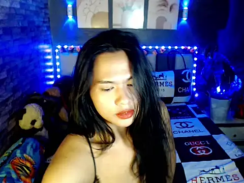Snapshot of fallinLunaxX chatting on May 2026 04:34:01 PM fallinLunaxX online show from May 2026 04:34:01 PM