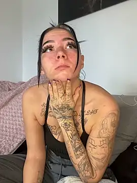 Snapshot of YoungZoexx chatting on October 2025 10:05:02 AM YoungZoexx online show from October 2025 10:05:02 AM