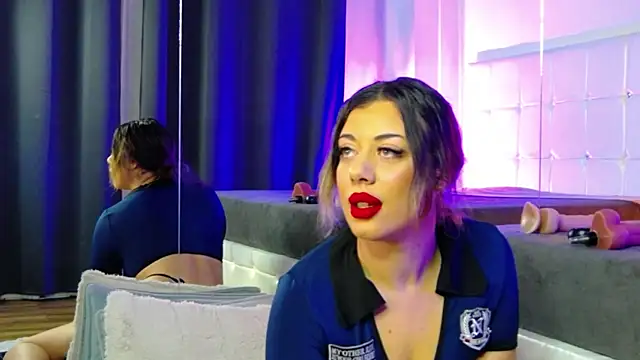 BellaDavey online show from October 2025 07:35:02 PM