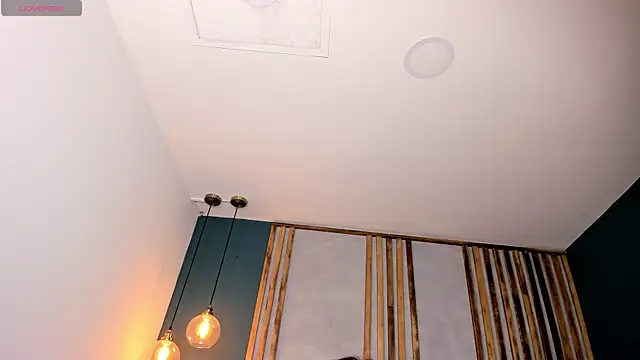 Ana coral online show from November 2025 04:00:01 AM