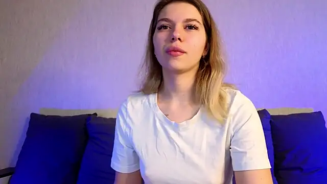 Snapshot of ashhque chatting on December 2025 08:19:01 AM ashhque online show from December 2025 08:19:01 AM