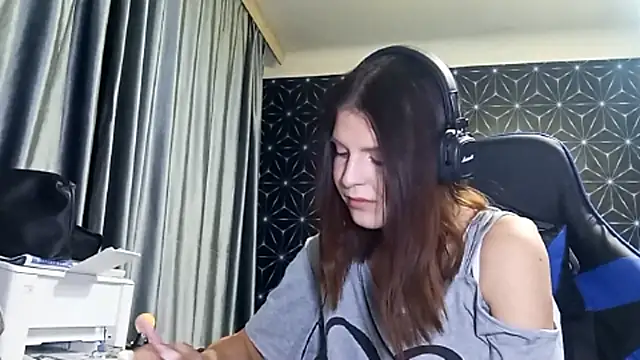 LissaKradfer online show from October 2025 01:19:01 PM