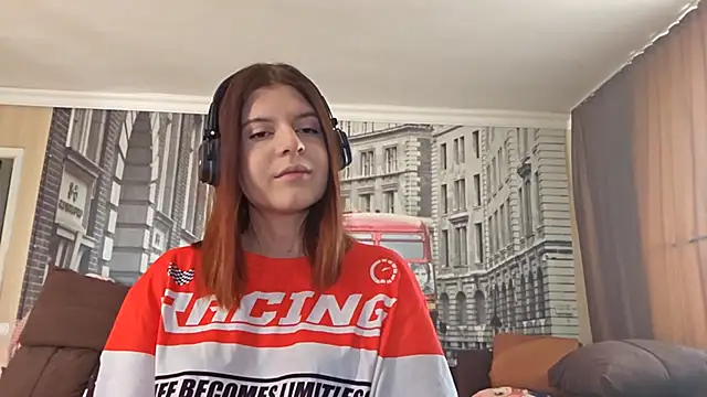 LissaKradfer online show from October 2025 05:10:01 AM