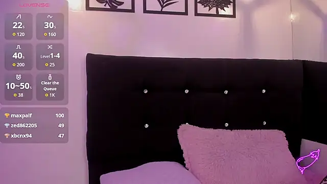 Haiily Baeker online show from November 2025 08:25:01 AM