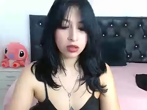 annyrusso online show from December 2025 08:13:01 PM