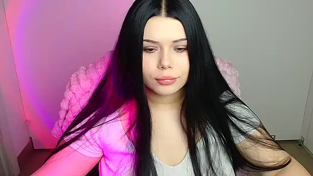 Mona Esty online show from October 2025 05:12:01 PM