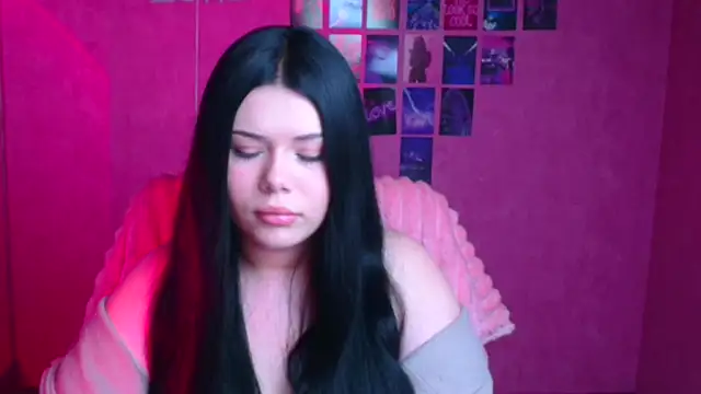 Mona Esty online show from November 2025 08:21:02 PM