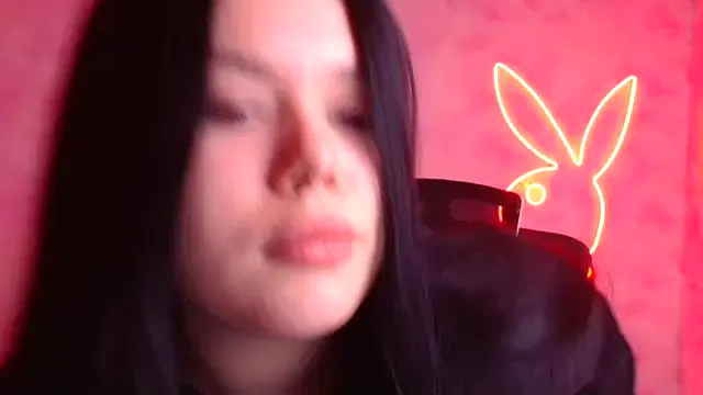 Mona Esty online show from November 2025 06:56:02 AM