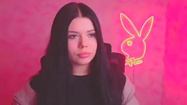 Mona Esty online show from November 2025 12:26:01 PM