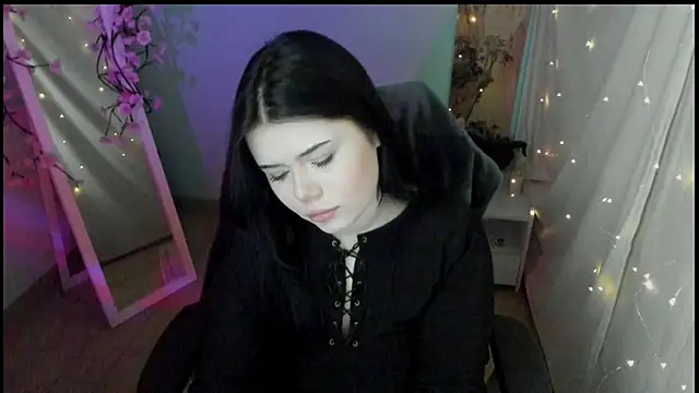 Mona Esty online show from April 2026 06:20:02 AM