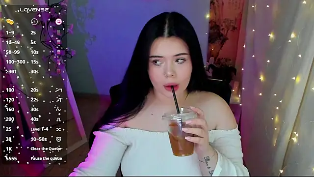 Snapshot of Mona_Esty chatting on June 2026 06:18:02 AM Mona Esty online show from June 2026 06:18:02 AM