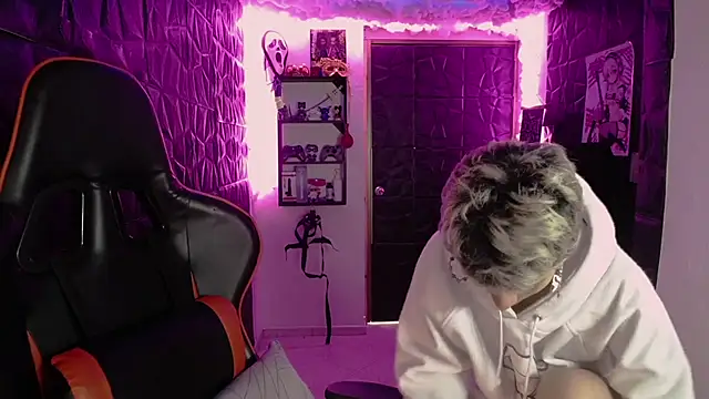 lunarichy22 online show from February 2026 07:22:01 PM