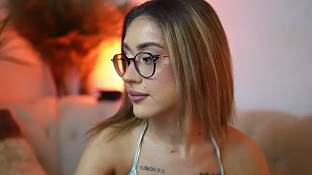 AileenKiss online show from June 2026 08:20:02 PM