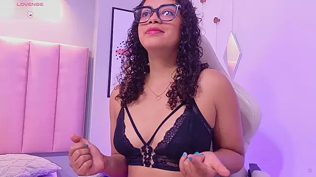 CamilaLevy online show from April 2026 12:20:02 PM