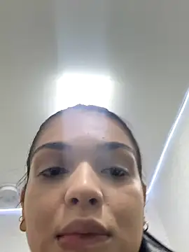 catalina garciaa online show from November 2025 06:07:02 PM