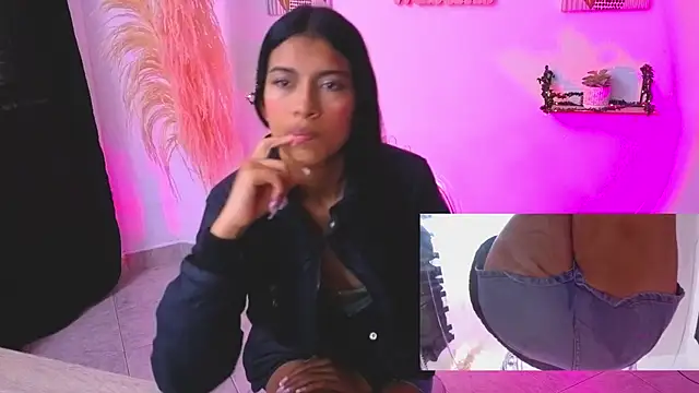 Snapshot of alejamedusa chatting on October 2025 03:33:02 PM alejamedusa online show from October 2025 03:33:02 PM