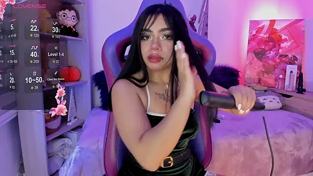 emma soffia online show from November 2025 11:24:01 PM