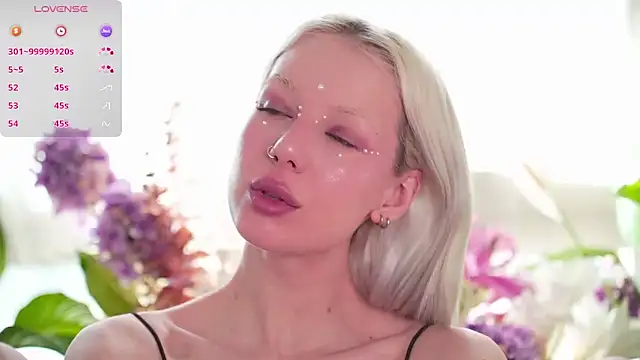 RanyThomson online show from October 2025 09:11:01 AM