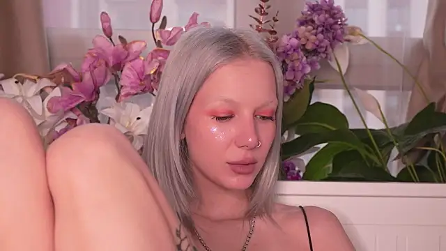 RanyThomson online show from November 2025 02:27:01 PM