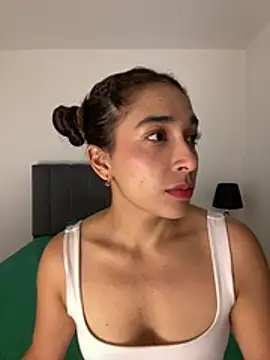 Snapshot of SabrinaEvanss_ chatting on May 2026 06:59:01 PM SabrinaEvanss online show from May 2026 06:59:01 PM