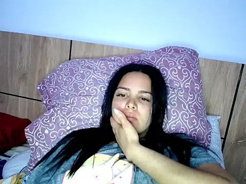 Snapshot of paulavargas23 chatting on October 2025 10:18:02 PM paulavargas23 online show from October 2025 10:18:02 PM