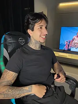 Snapshot of RealGdiass chatting on October 2025 03:48:01 AM RealGdiass online show from October 2025 03:48:01 AM