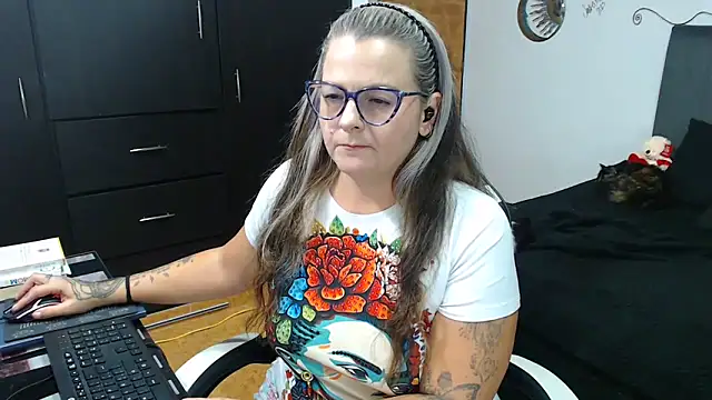 Snapshot of perlagoloza05 chatting on October 2025 03:43:02 AM perlagoloza05 online show from October 2025 03:43:02 AM