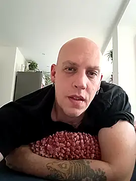 Snapshot of Kobradera1984 chatting on October 2025 06:32:02 AM Kobradera1984 online show from October 2025 06:32:02 AM