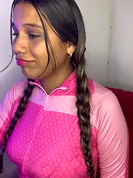 Snapshot of Latina_Sarai chatting on October 2025 01:52:01 PM Latina Sarai online show from October 2025 01:52:01 PM