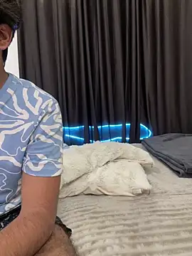 vickyandtania online show from February 2026 04:56:02 PM