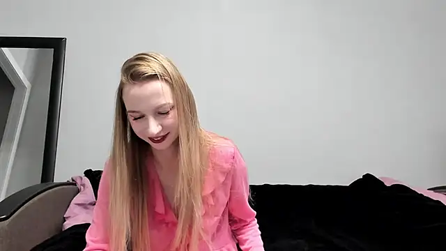 Snapshot of sophieryder chatting on October 2025 09:19:02 AM sophieryder online show from October 2025 09:19:02 AM