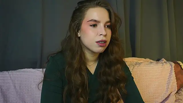 ToniaRoehr online show from October 2025 08:51:01 PM