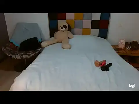 Miavelvett- online show from October 2025 07:39:01 AM
