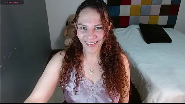 Miavelvett- online show from October 2025 02:12:02 AM