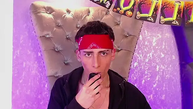 MateoMitchell online show from October 2025 05:08:02 AM