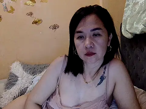 KissHott online show from February 2026 01:54:01 PM