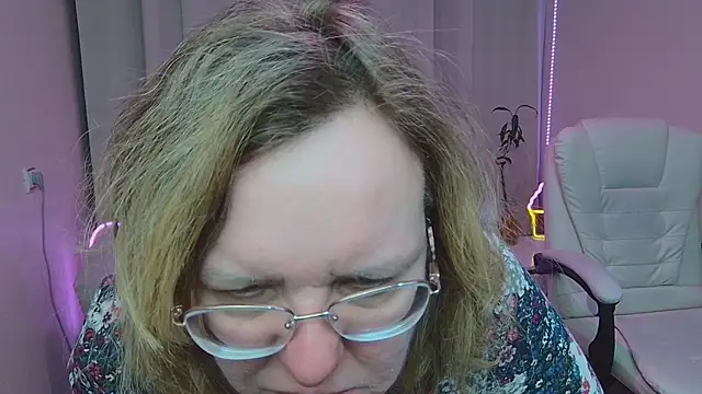 VestaWoody online show from January 2026 01:04:01 PM