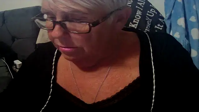 Playful MILF Demi online show from July 2026 08:23:02 PM
