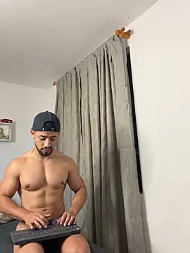 Snapshot of Ezzio_Scolaro chatting on October 2025 12:10:02 AM Ezzio Scolaro online show from October 2025 12:10:02 AM