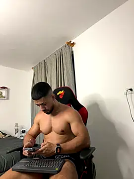 Snapshot of Ezzio_Scolaro chatting on October 2025 11:10:02 PM Ezzio Scolaro online show from October 2025 11:10:02 PM