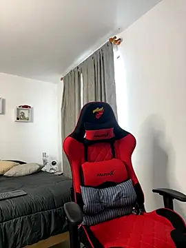 Snapshot of Ezzio_Scolaro chatting on October 2025 12:00:02 PM Ezzio Scolaro online show from October 2025 12:00:02 PM