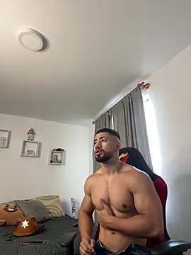 Snapshot of Ezzio_Scolaro chatting on October 2025 12:50:01 PM Ezzio Scolaro online show from October 2025 12:50:01 PM