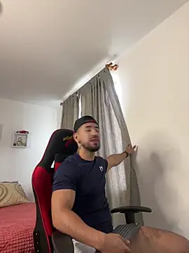 Snapshot of Ezzio_Scolaro chatting on November 2025 07:26:01 PM Ezzio Scolaro online show from November 2025 07:26:01 PM